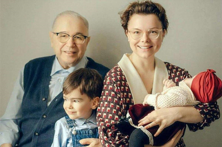 Где найти молодую жену