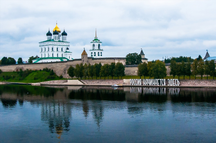 Псков знакомства с женщинами без регистрации бесплатно